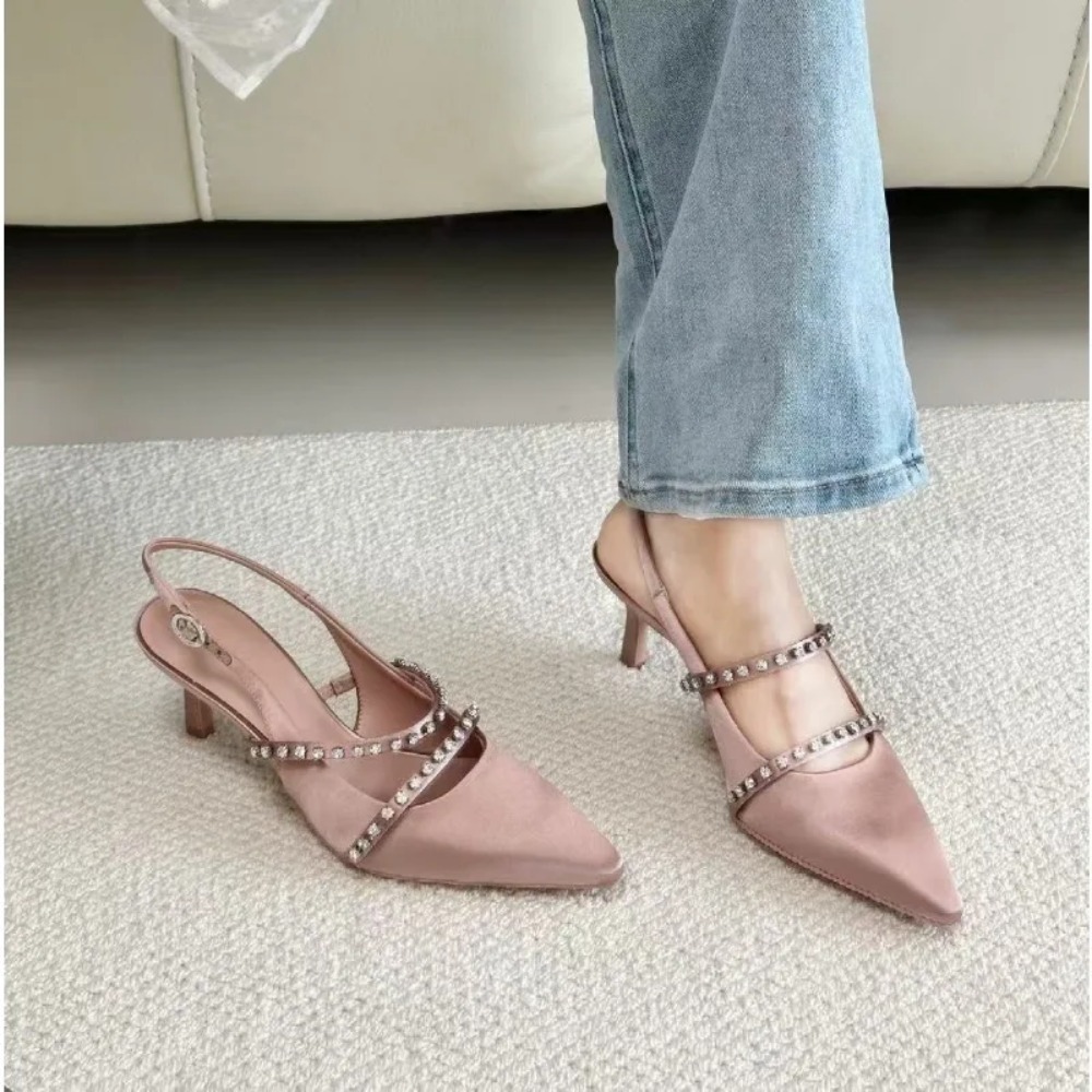 صنادل نسائية أنيقة باللون الور - مراجعة Slip Dress Satin وسعره